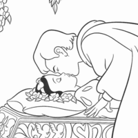Desenho de Príncipe beijando Branca de Neve para colorir