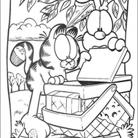 Desenho de Garfield e Odie no piquenique para colorir