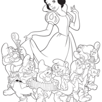 Desenho de Branca de Neve dançando com Sete Anões para colorir