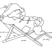 Desenho de Paddington deitado na cadeira de praia para colorir