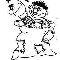 Desenho de Enio e Bert na corrida do saco para colorir