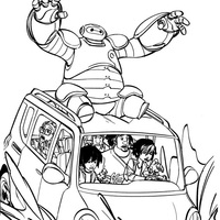 Desenho de Baymax em cima do carro para colorir