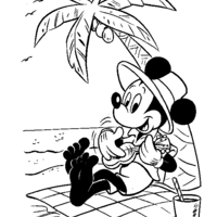 Desenho de Mickey tocando violão na praia para colorir