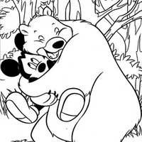 Desenho de Urso abraçando Mickey no safari para colorir