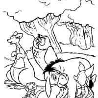 Desenho de Amigos do Pooh no bosque para colorir