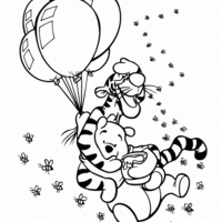 Desenho de Pooh e ursinho de pelúcia para colorir