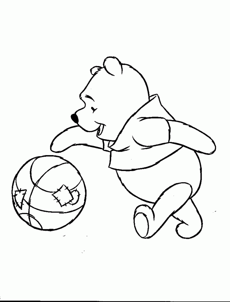 Pooh jogando bola