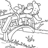 Desenho de Winnie the Pooh e Leitão na ponte para colorir