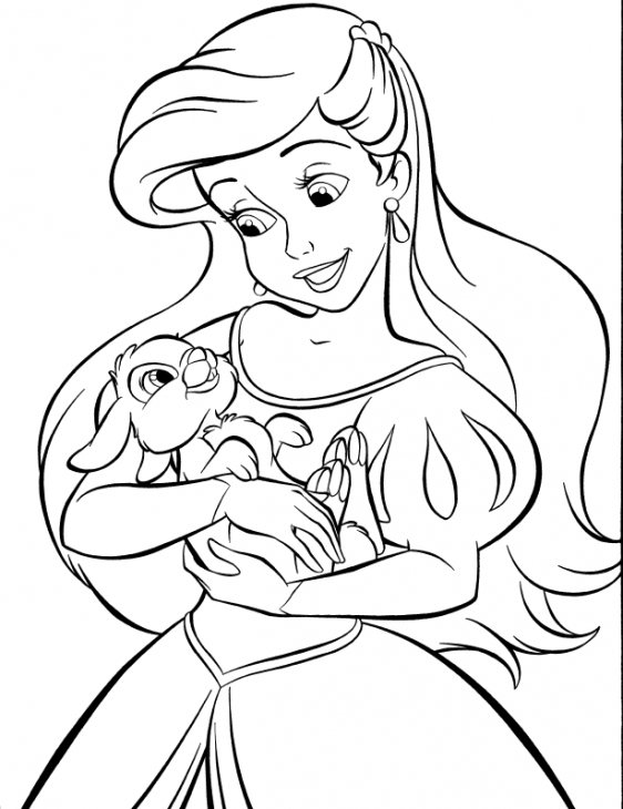 Princesa ariel cuidando de coelhinho