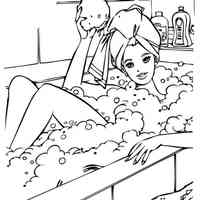 Desenho de Barbie na banheira para colorir