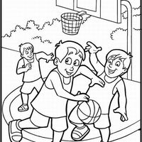 Desenho de Meninos brincando de basquete no campinho para colorir