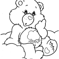 Desenho de Ursinho Resmungão sentado na nuvem para colorir