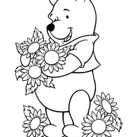 Desenho de Pooh cheirando girassois para colorir