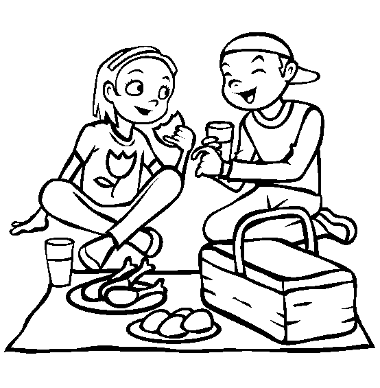 Amigos comendo no piquenique