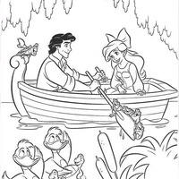 Desenho de Ariel e Eric passeando no lago para colorir