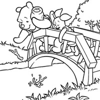 Desenho de Pooh e Leitão na ponte para colorir